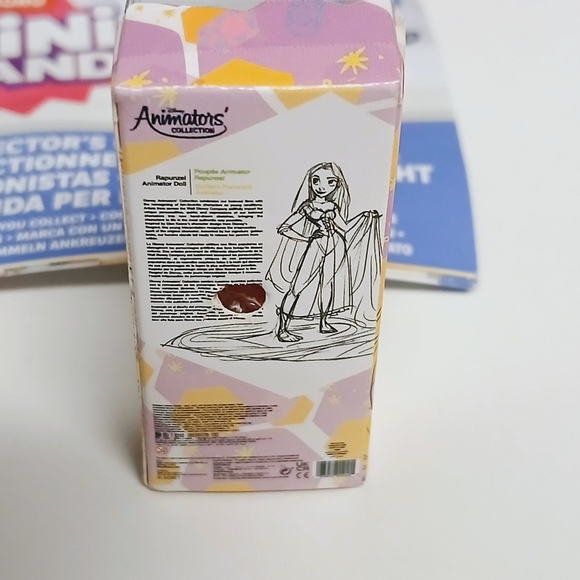 Zuru Mini Brands Disney Store Edition Series 3 Mini Rapunzel - Picture 4 of 5
